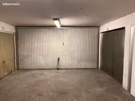 lot 4 box environ 70 m2 - paris 18