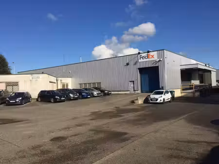 location local d’activités 2070m²
