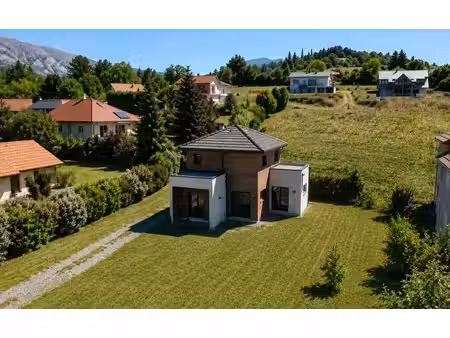 maison contemporaine de 2018 – 113 m² – 4 chambres – terrain de 1 107 m²