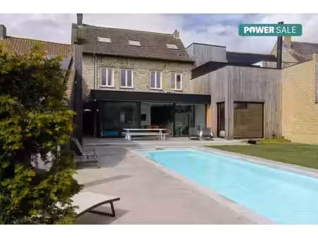 exclusieve woning met zwembad in lo-reninge.