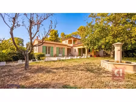 marseille 11e maison provençale 3 ch. sur 4 000 m² de terrain