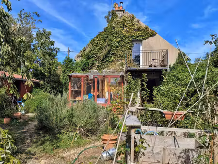 deux jolies maisons de campagne dont un gîte  avec jardin à me