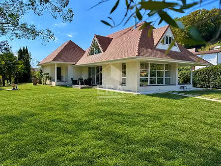 pau - bizanos : maison de prestige de plus de 170m2  avec grand jardin  piscine  dépendanc