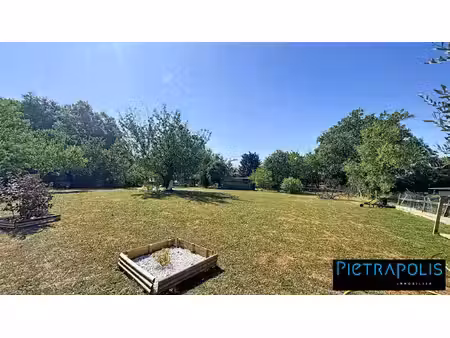 terrain constructible 737 m² viabilisé plat