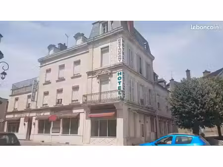 700m2 à 2h de paris  immeuble de rapport à 150m du château d’ancy le franc