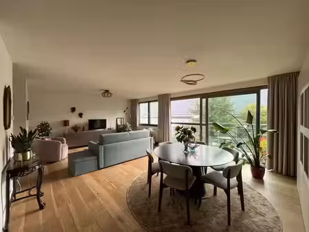appartement moderne de 2 chambres avec terrasse au cœur de m