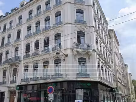 location bureaux 172m²