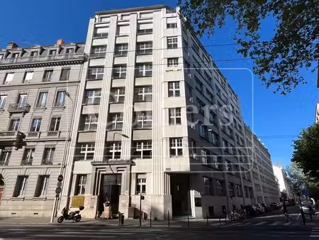 location bureaux 492m²
