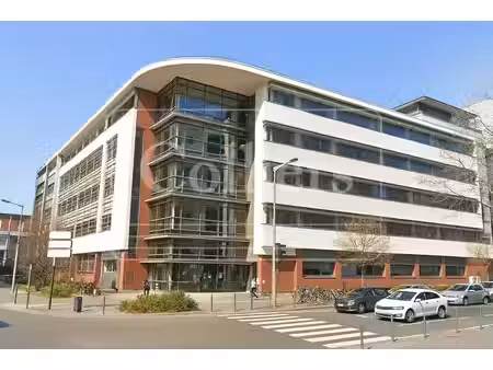 location bureaux 972m²