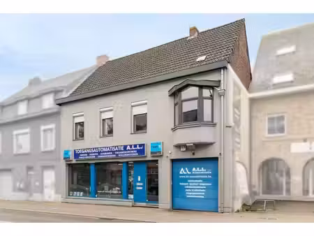 immeuble de rapport avec commerce et appartement