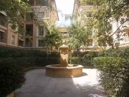 studio meublé avec terrasse et jardin