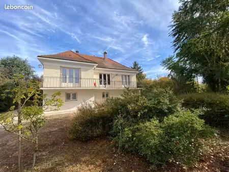 maison 8 pièces 164 m²