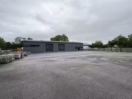 entrepôt show-room de 600m²