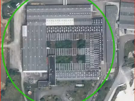 locations divers surfaces dans batiment industriel