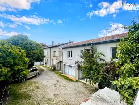 immeuble 219 m² sarras