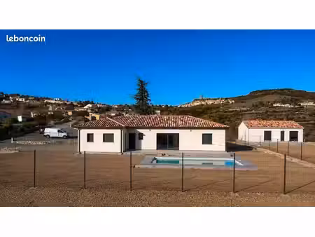 villa moderne neuve avec piscine