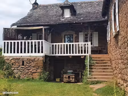 petite maison mitoyenne  t1 30m2 sur cave  400 tout compris