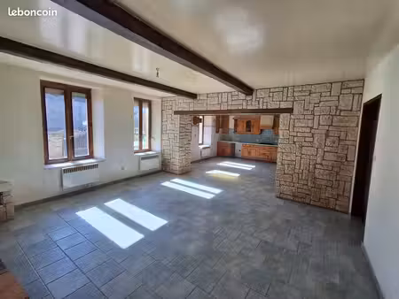 tournavaux: maison en pierres avec terrain et garage