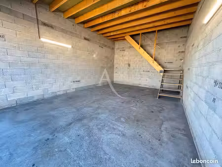 local 69 m² peyriac de mer