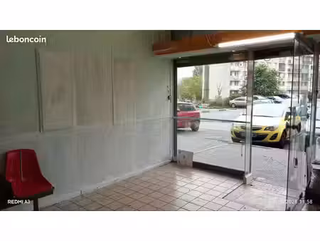 location commercial evry