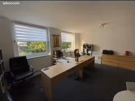 bureau de 25 m2