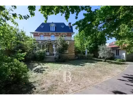 maison de luxe à vendre dans le quartier champignol