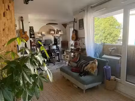 studio lumineux avec balcon  immeuble neuf 2020  bien agencé