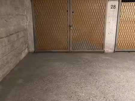 box fermé en sous sol