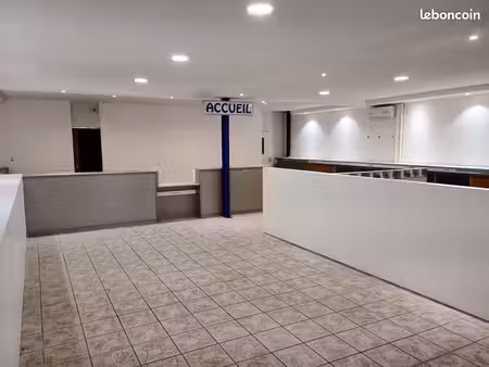 entrepôt 700 m² livry gargan