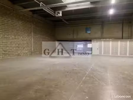 local bureaux 547 m²