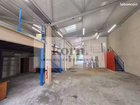 local commercial 700 m²