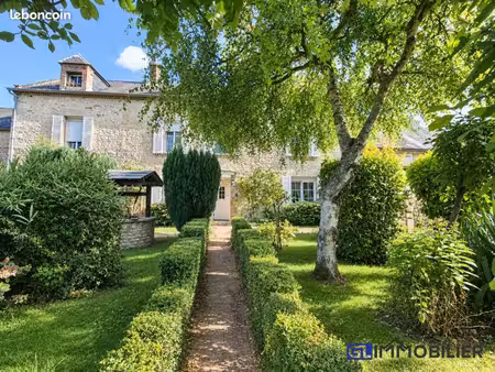 maison 183m² 7 pièces  dépendances  1621m² de parcelles