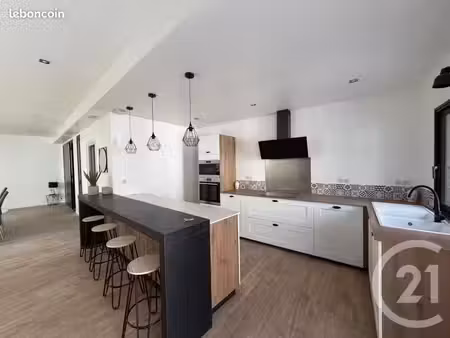 appartement 4 pièces 140 m²