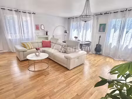 appartement 3 pièces 80 m²