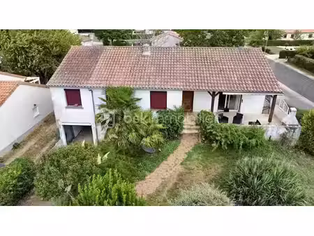 vente maison 4 pièces 113 m² à la villedieu-du-clain (86340)  199 000 €