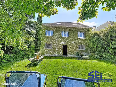 pavillon 7 pièces 160 m²