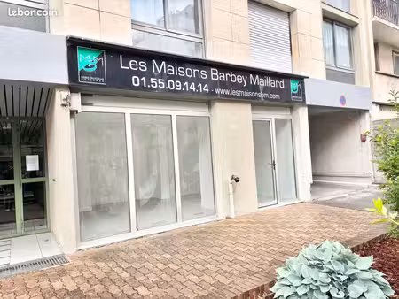 boutique a louer 1350 euros charge comprise