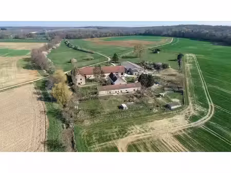 domaine historique avec abbaye cistercienne du xiiième sur 5 hectares - renève