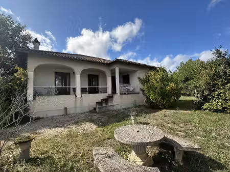 maison familiale avec jardin  terrasse couverte et dépendanc