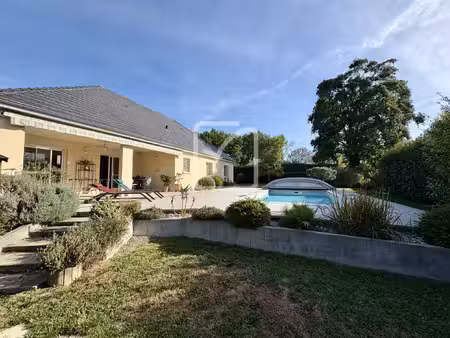 maison plain-pied avec piscine à saint-viance