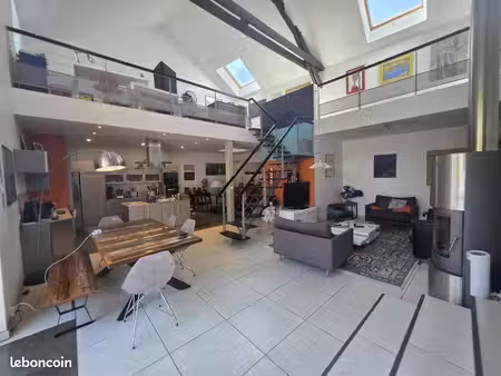 maison 6 pièces 260 m²