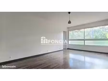 f3 spacieux avec balcon dans résidence sécurisée et fermée