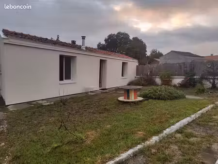 ? maison rénovée 49 m² + 60 m² de dépendances + 2 050 m² de terrain
