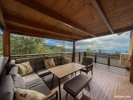 t2 rénové en 2022 – terrasse 19 m² – vue mer et golf – vendu meublé – 130 000