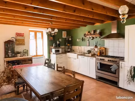 maison en pierres  grange attenante  grand terrain
