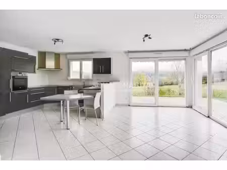 maison 5 pièces 136 m²