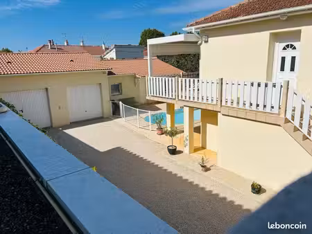 a vendre : maison familiale 103m2 avec piscine et grande dépendance