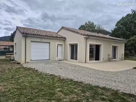 villa 4 pièces 80 m²
