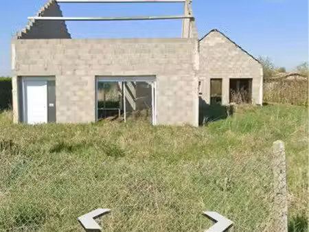 terrain 1 100 m² avec 2 maisons à terminer – mesnil-en-ouche