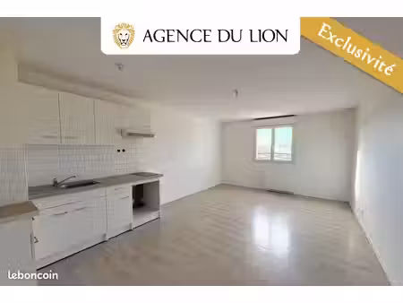 studio 1 pièce 30 m²